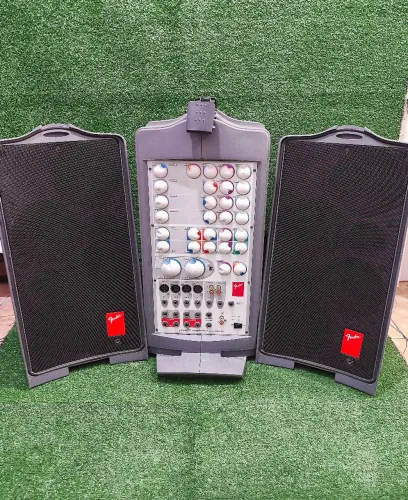 Kit Som Fender Ativo Duas caixas e mesa de som 