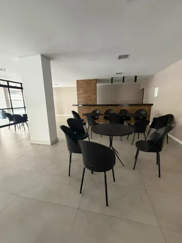 Alugo apartamento na Ponta Verde com duas suites