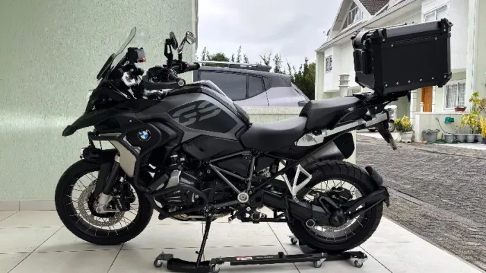 BMW 1250 TRIPLE BLACK 719