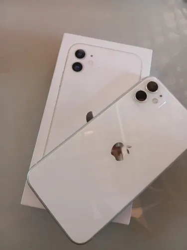 COMBO IMPERDIVEL! IPHONE 11 64GB + SMARTWATCH S20 PRO
