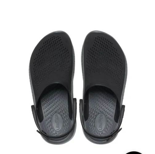 Sandália Crocs Masculina Preta/Cinza semi-nova 42. Usada pouquíssimas vezes.