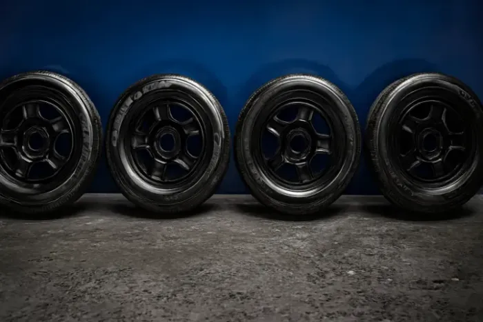 PNEU COM RODA ARO 16  DO JEEP RENEDADE