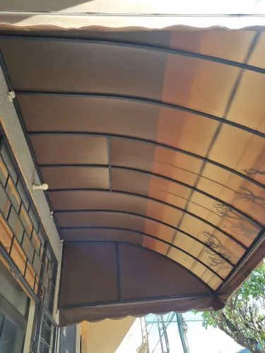 Vende-se toldo em muito boa condição!!