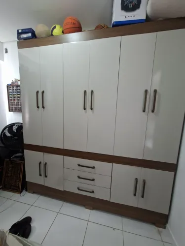 Guarda roupa *
