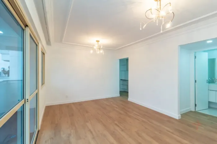 Apartamento para venda em Moema com 3 quartos, sendo 1 suíte, 112m²