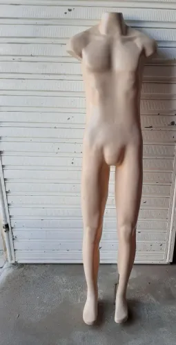 Boneco de feirante e Claudia Raia