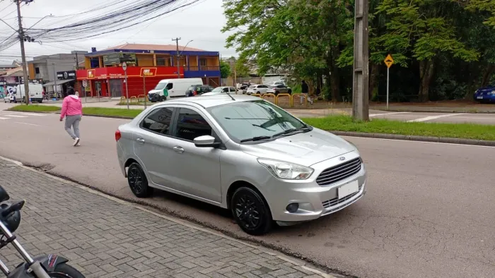 Ford KA+ Sedan 1.0 Tivct Flex 4P 2015
