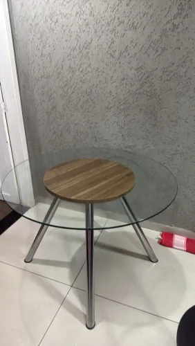 Mesa redonda ,pés cromado 1,10