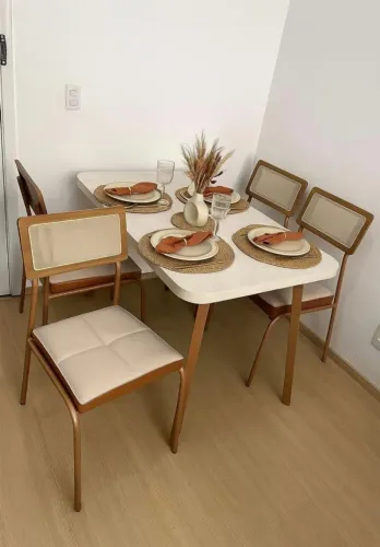 Mesa Estelar com quatro cadeiras