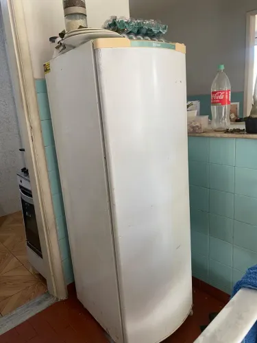 Vendo geladeira 