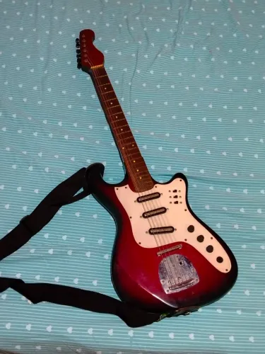 Guitarra Vermelha
