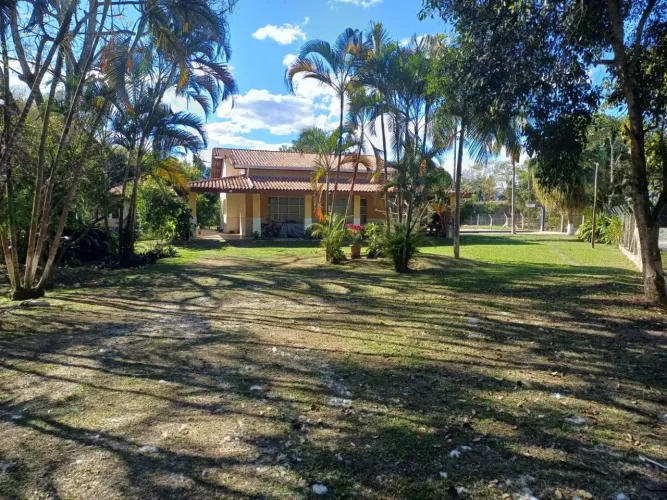 Linda Chácara  Porteira Fechada 20.000M², Tanque pra peixe 3 Quartos em Zona Rural - Treme