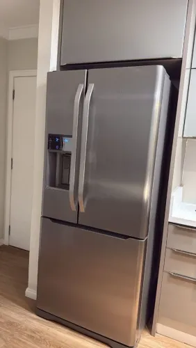Vendo Geladeira Electrolux DM85X French Door 538L - Inox - 220V