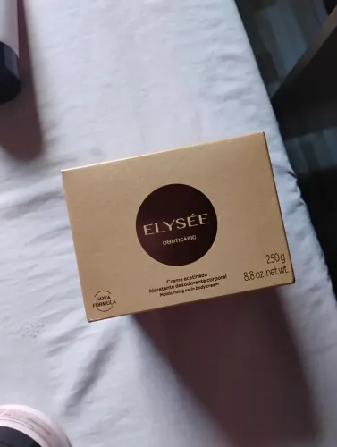 Vende-se perfumes e hidratantes