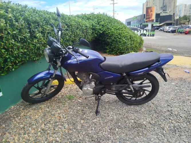 Moto cg Titan 125 vareta toda em dias arrumada n precisa fazer nada tudo novo 