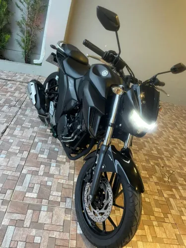 Yamaha FZ25 ABS 2023 - Impecável | Particular