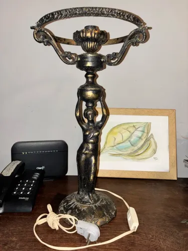Vendo Abajour Vintage em bronze 