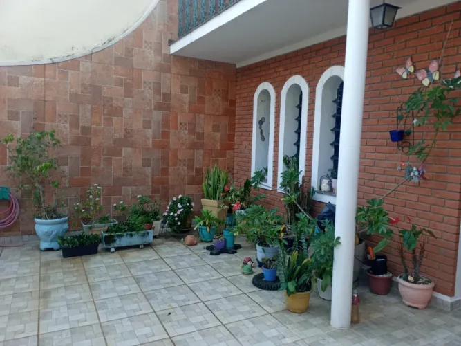 Casa residencial à venda no bairro Ponte São João com 3 dormitórios e 187 m².