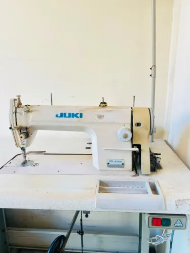 Vende-se máquina industrial reta