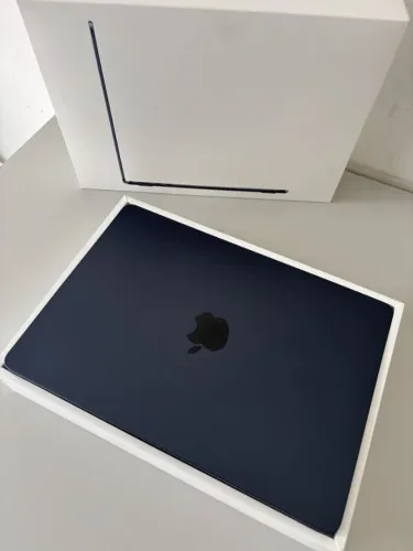 Macbook M2 Midnight