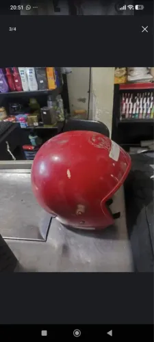 Capacete vermelho