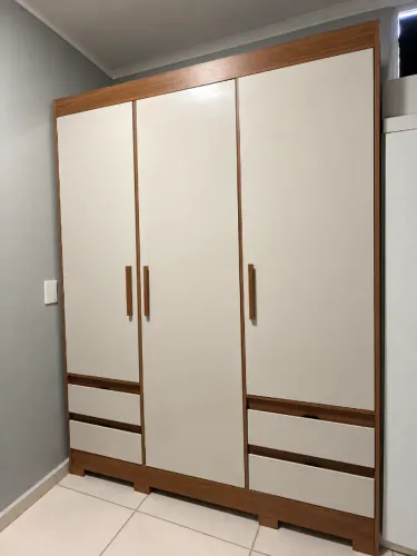 Guarda roupa seminovo