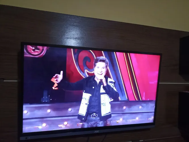 Televisão AOC 42 polegadas <br>Funciona normal <br>Retirada na Parangaba *