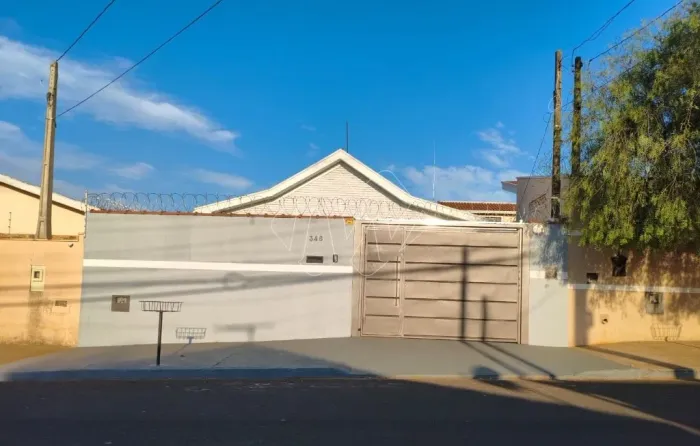 Locação de Casas / Padrão na cidade de Araraquara