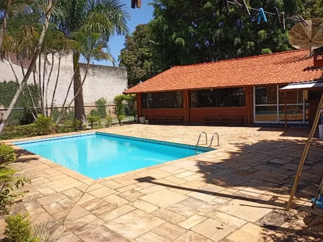 VENDE-SE LINDA CHÁCARA EM TATUI-SP