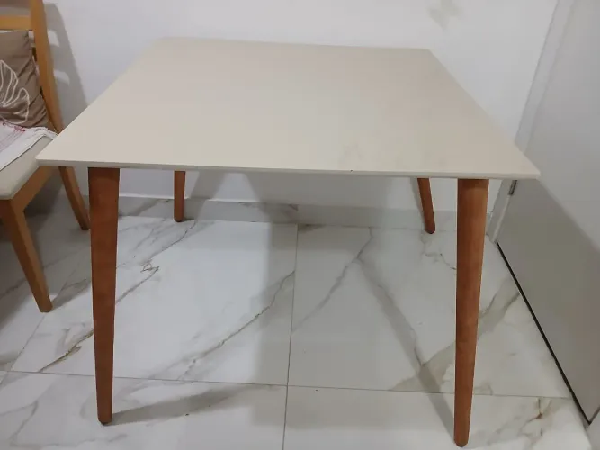 Linda mesa de jantar tampa de laca 90x90