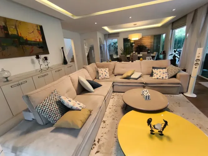 Casa à venda em condomínio em Pendotiba, 4 suítes, Mobiliada e decorada - Niterói - RJ