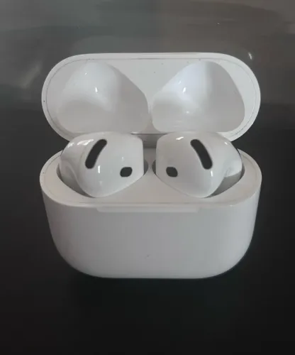 Air Pods 4