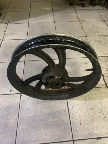 Roda dianteira Yamaha Fazer 250 ano 2007