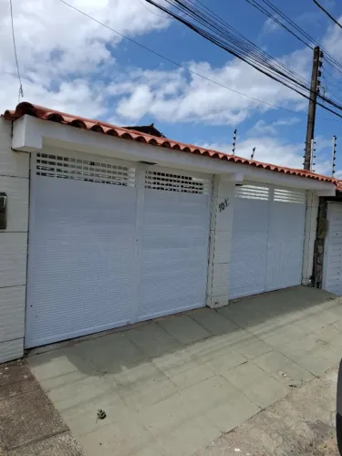 Casa Iluminada e Ventilada na Gruta de Lourdes. Na Rua da McDonald's.