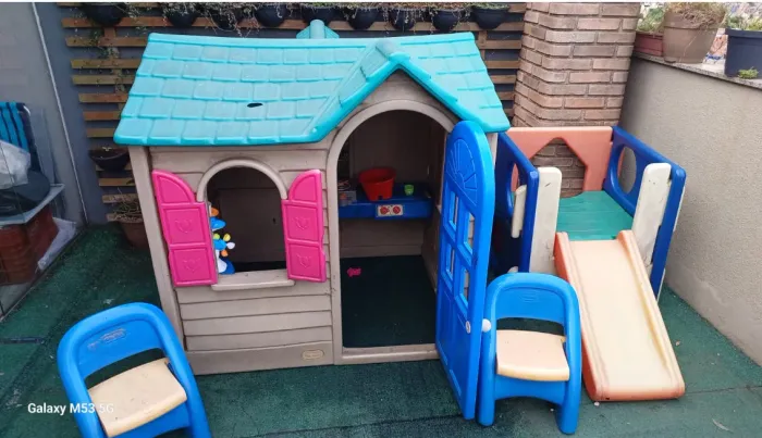 Casinha para criança (ótima condição)