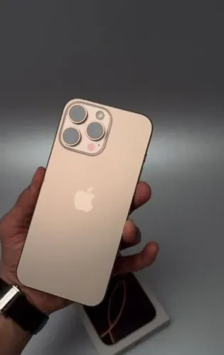 iPhone 16 Pro Max Titanium Desert 256GB 6 meses de garantia