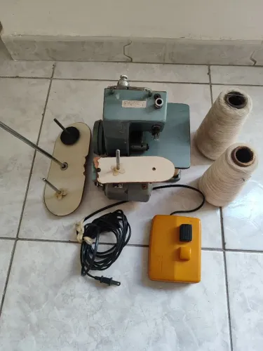 Máquina Overlock