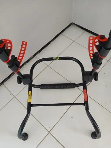 Suporte no carro pra 2 bikes