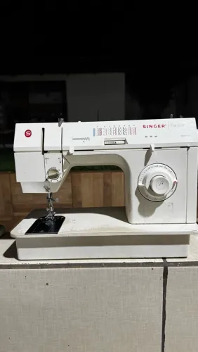 Maquina de costura singer