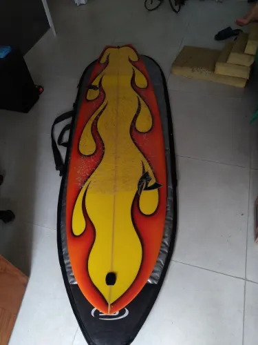Prancha 6'3" pouco usada em ótimo estado 