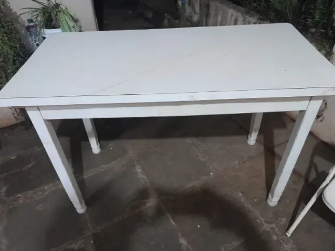 Mesa de Cozinha Retangular em Fórmica Branca - 1,20m x 60cm