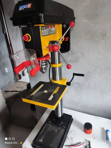Aceito ofertas dentro do valor! Furadeira De Bancada 550w usada apenas uma vez!
