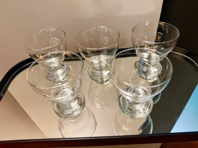 Conjunto com 5 taças de sobremesa em vidro