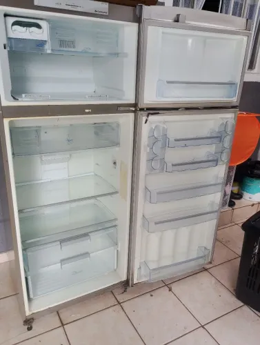Geladeira para retirar peças 