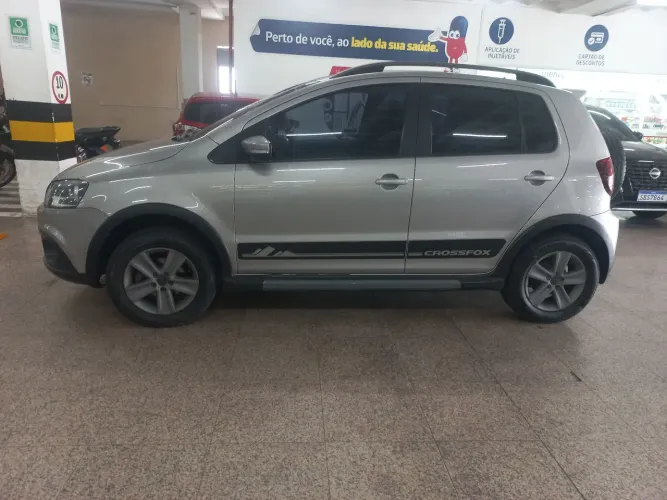 Volkswagen Crossfox 1.6 MI Total Flex 8V 5P 2012