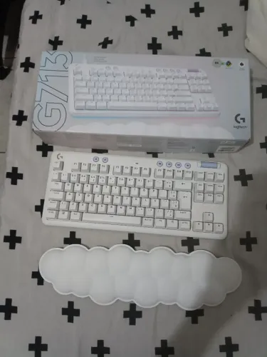Teclado Logitech G713