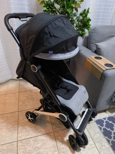 Carrinho de passeio Chicco Miinimo Black Night. Ultra compacto.