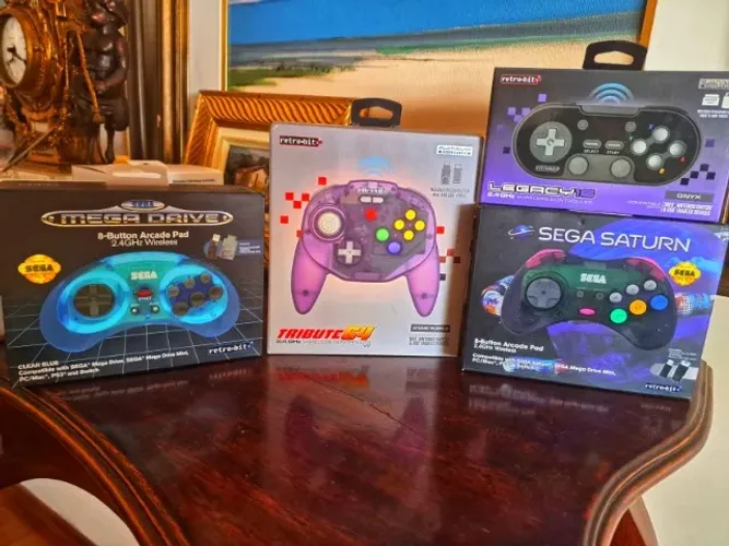 Controles raros Retro-bit com adaptadores duplos para consoles e pcs. Todos lacrados!