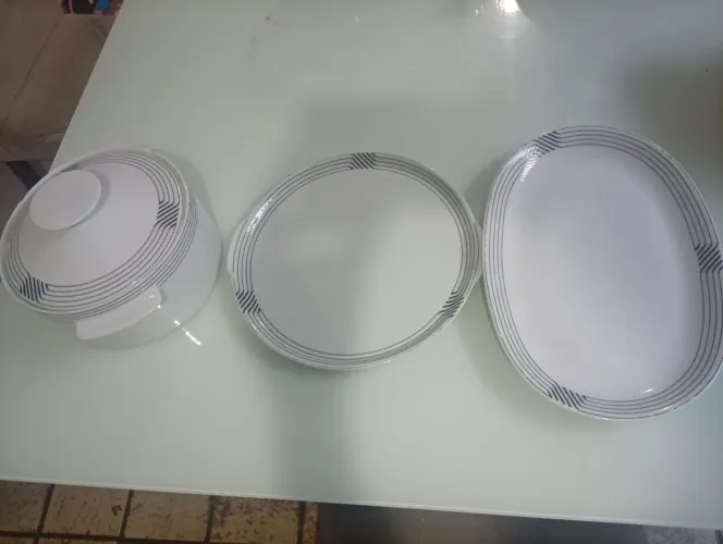 Vendo kit de porcelana antigo