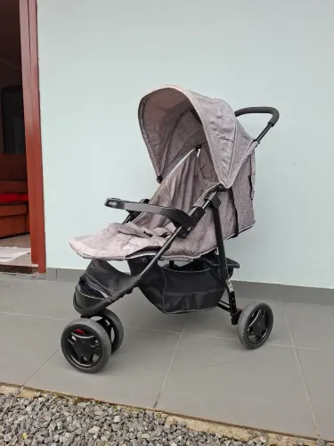 Carrinho de bebê Cosco